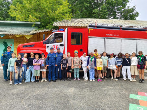 Профориентационная экскурсия от пожарно-спасательного отряда МЧС в ДОЛ «Наречное»